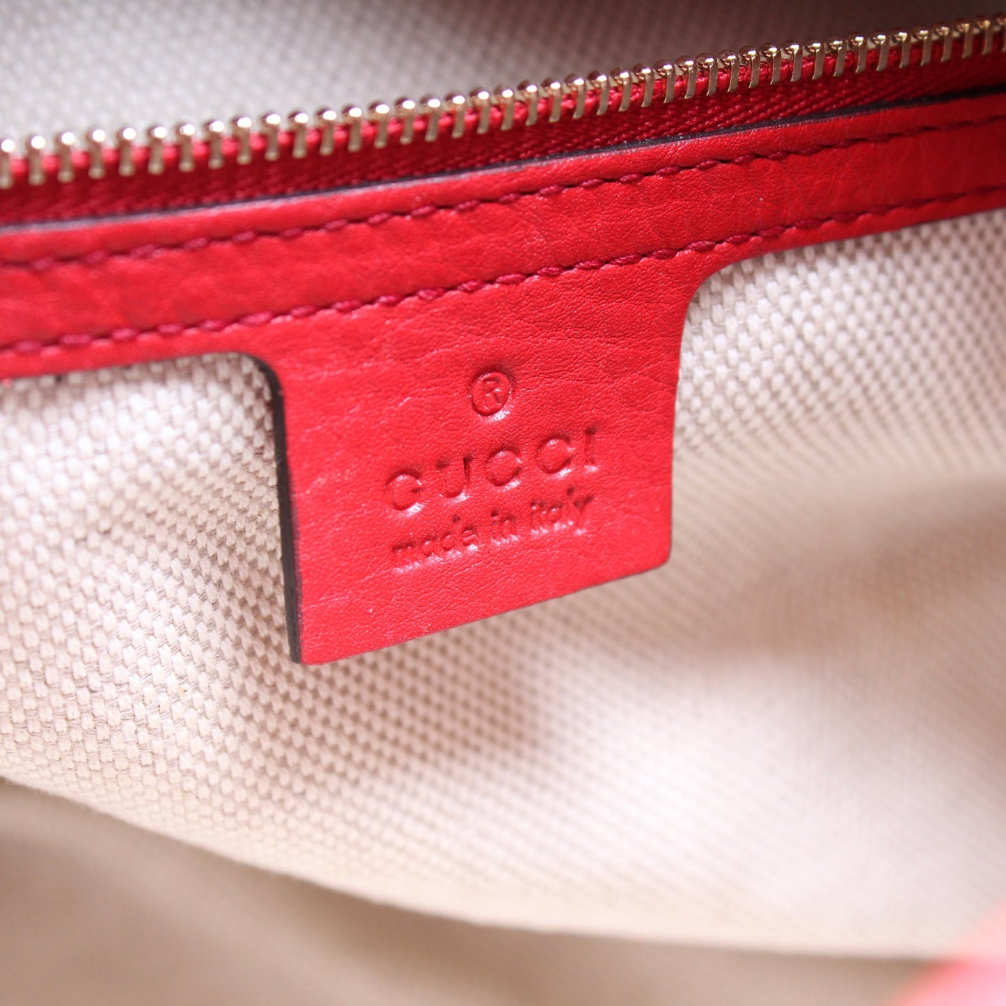 308982 Soho Leather Shoulder Medium