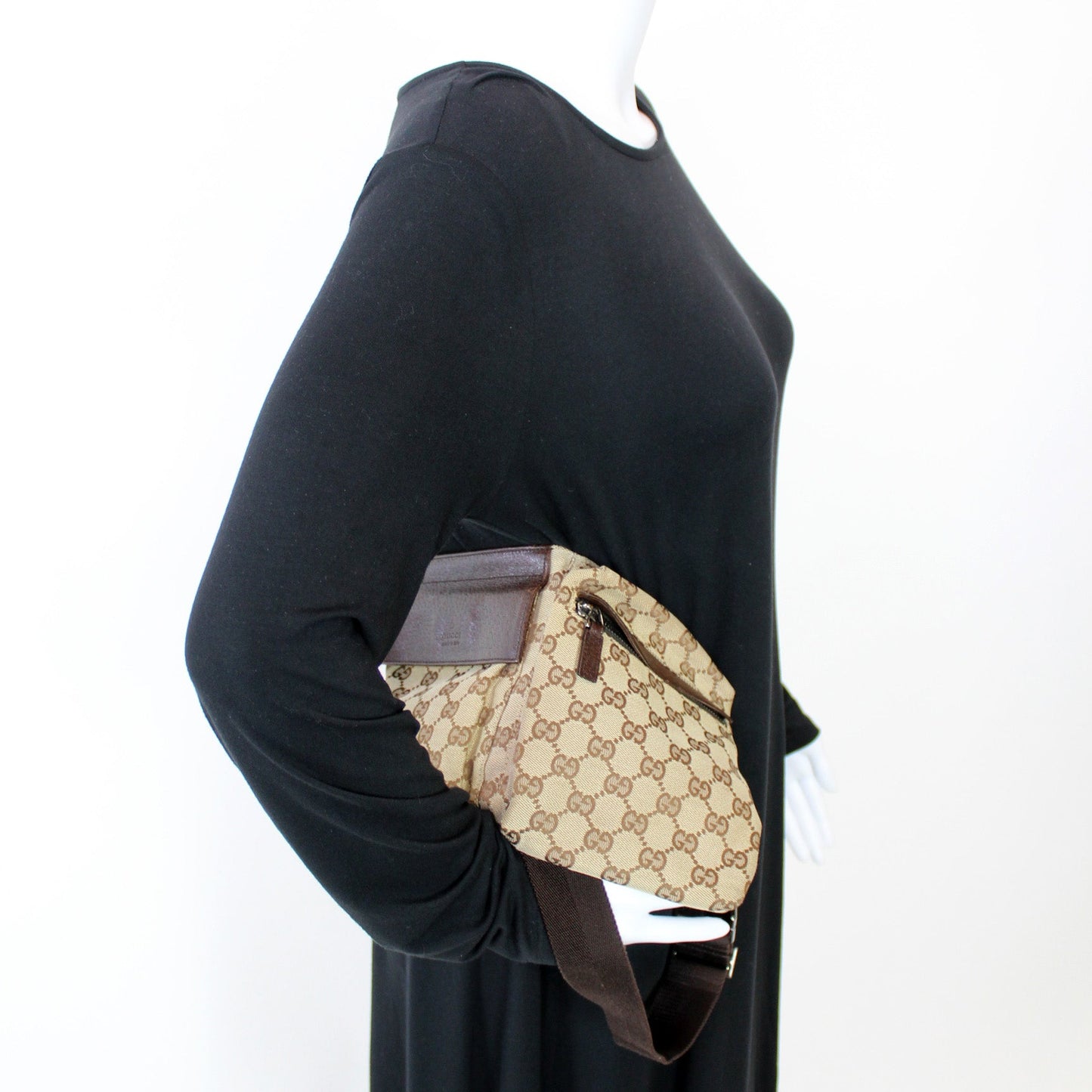 28566 GG Canvas Wait Bag