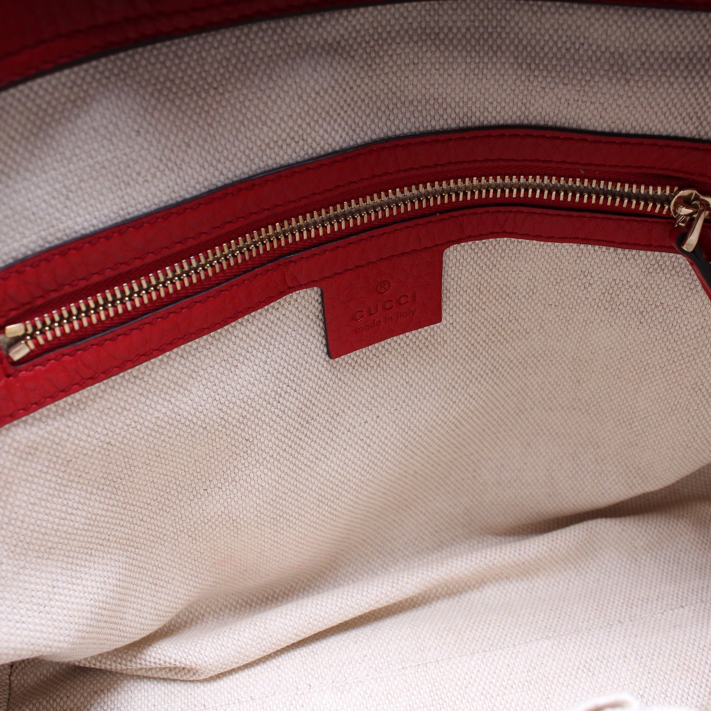 369176 Soho Crossbody