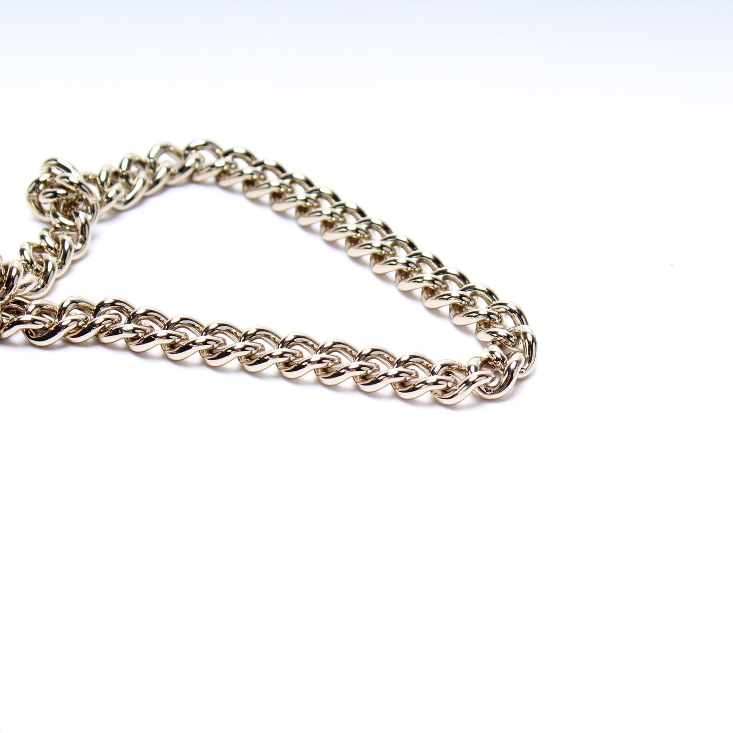 466506 Interlocking GG Chain Wallet