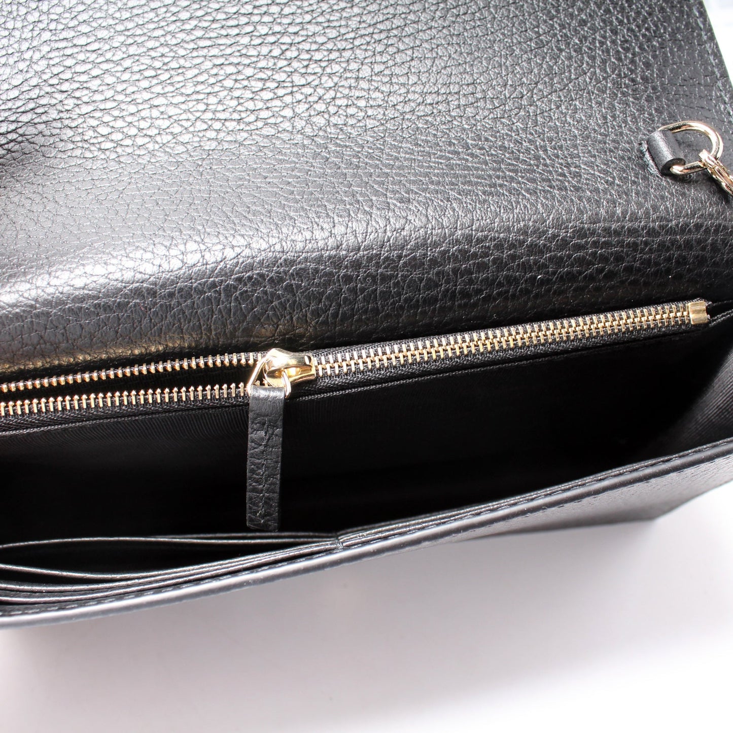 466506 Interlocking GG Chain Wallet