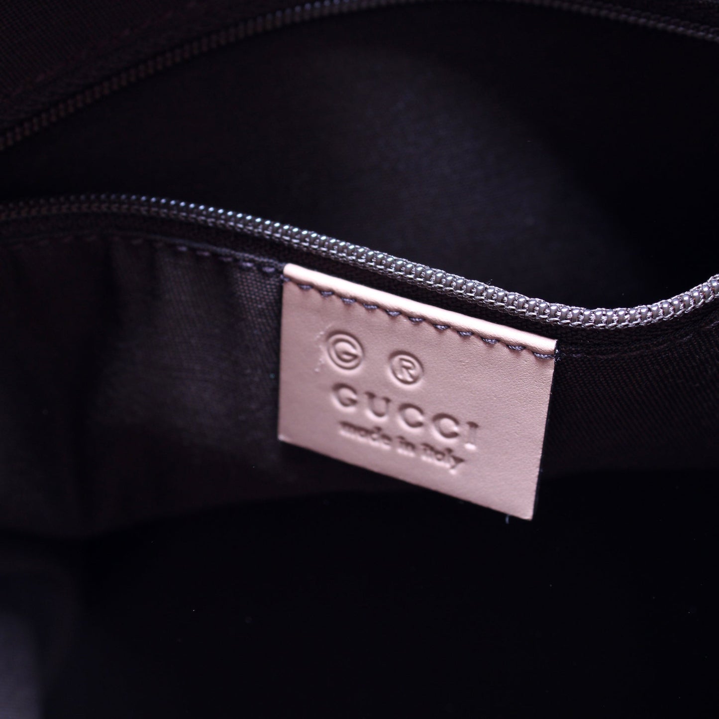 388924 GG Canvas Crossbody
