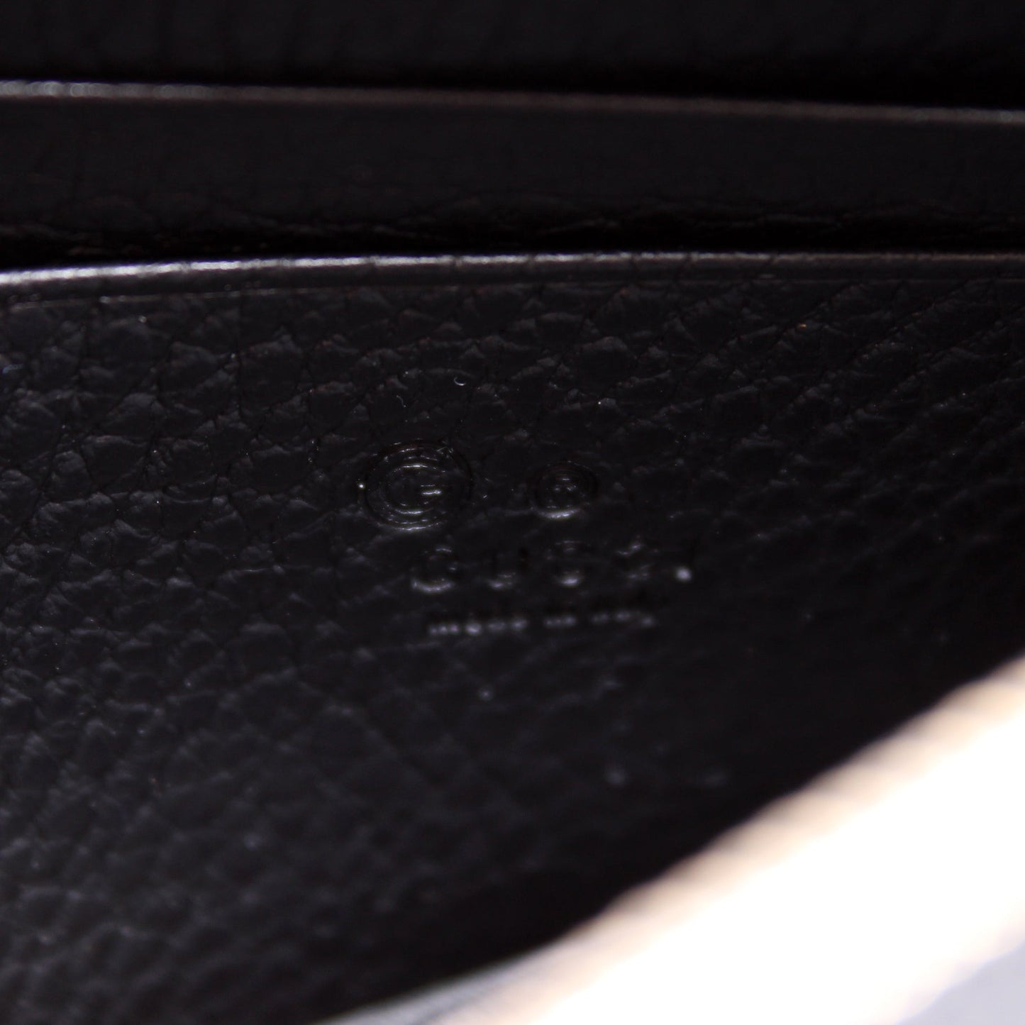 466506 Interlocking GG Chain Wallet