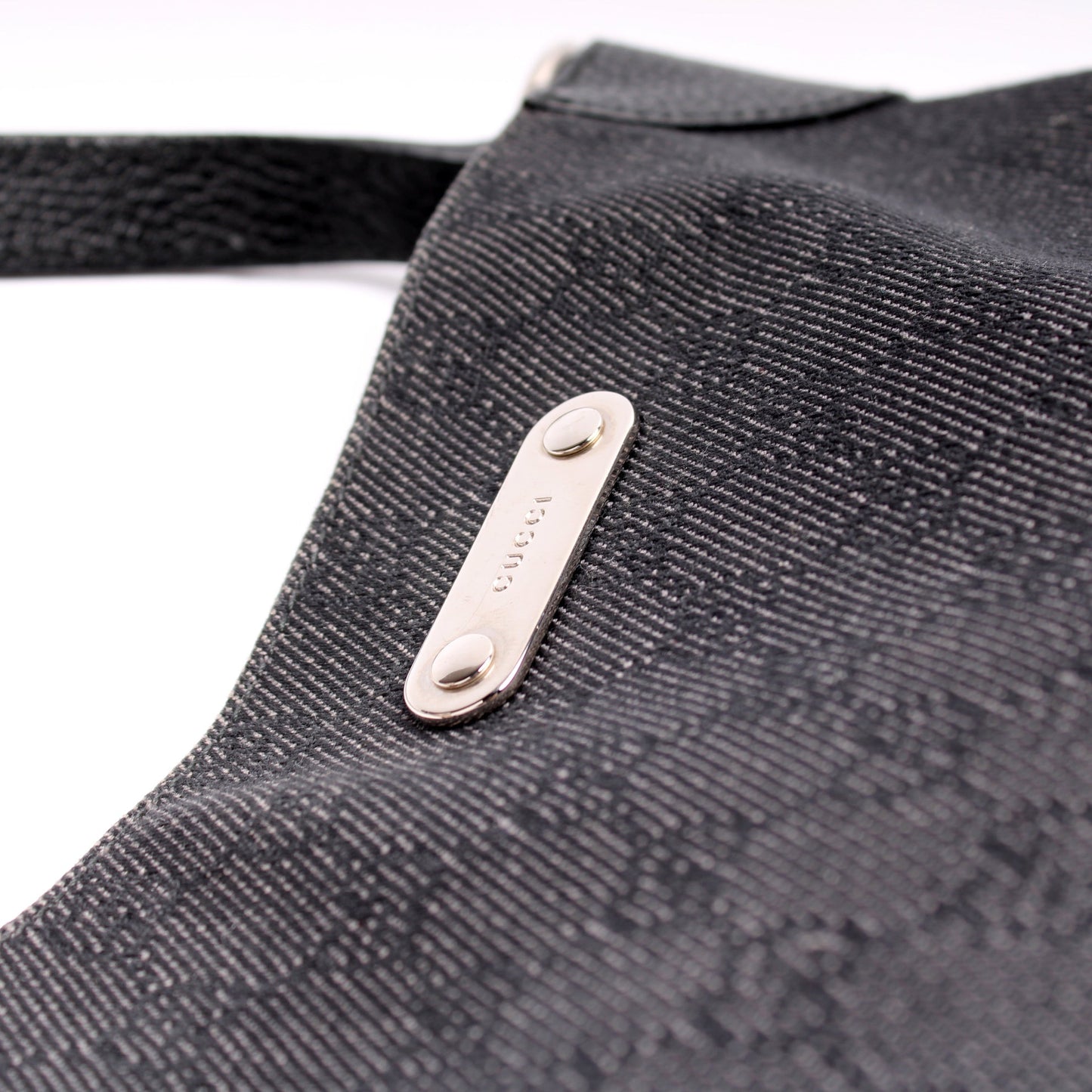 196140 GG Canvas Shoulder Bag