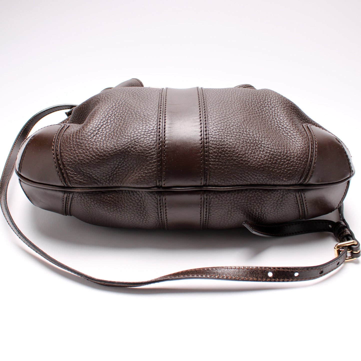 3801199 Willenmore Leather Shoulder Bag