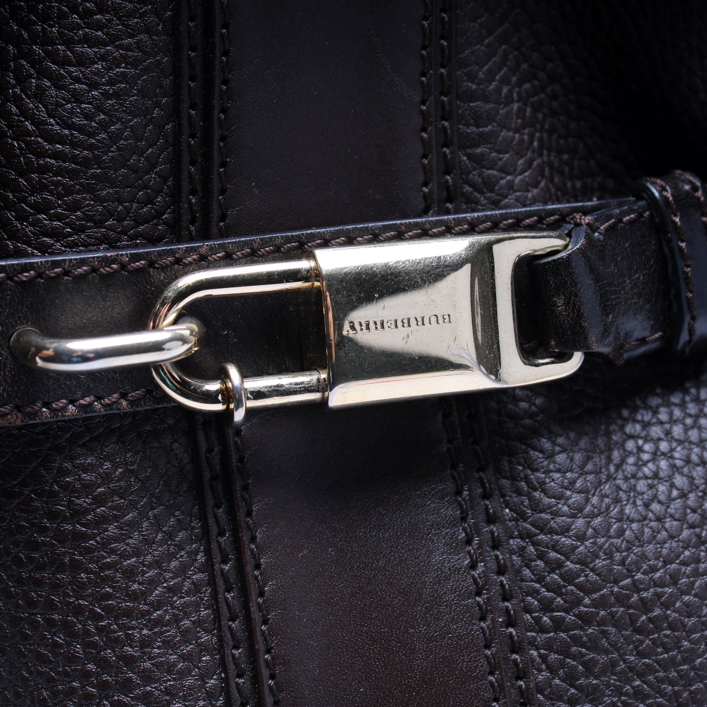 3801199 Willenmore Leather Shoulder Bag