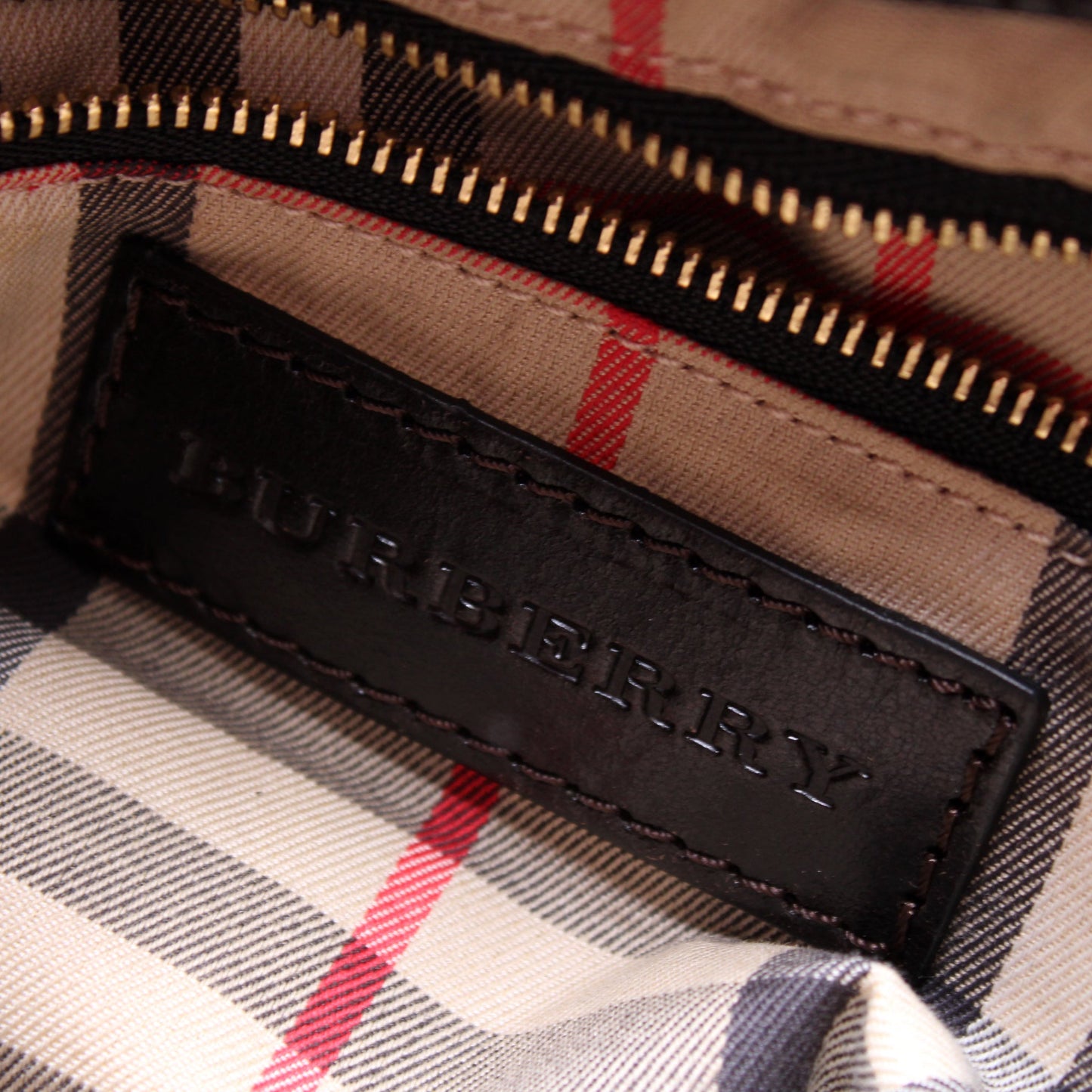 3801199 Willenmore Leather Shoulder Bag