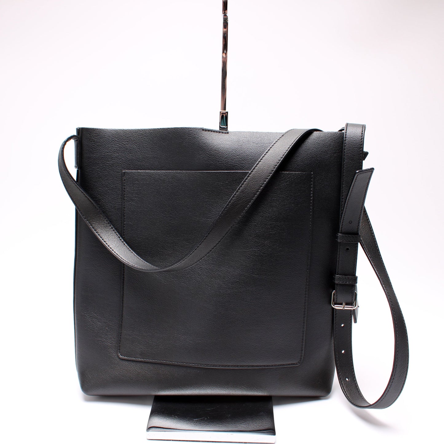 Bold Crossbody Leather Bag 503988