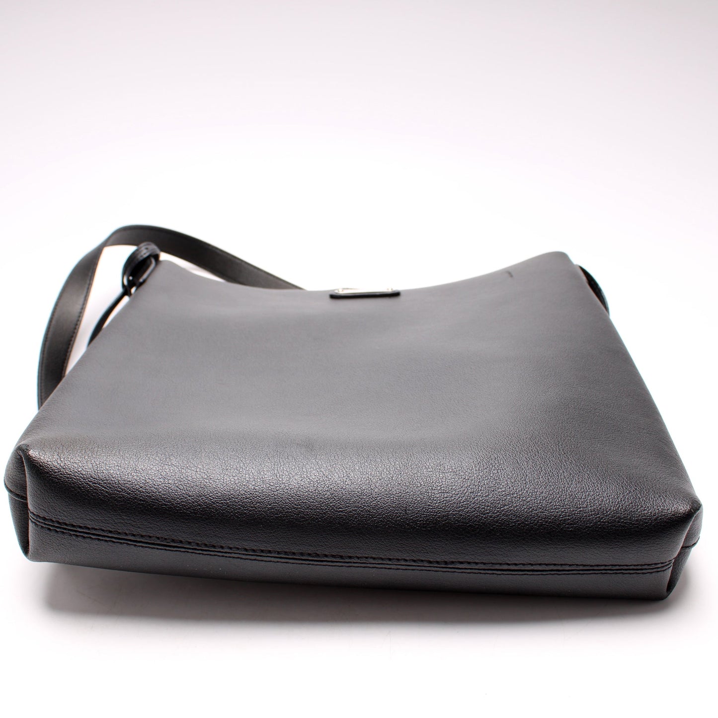 Bold Crossbody Leather Bag 503988
