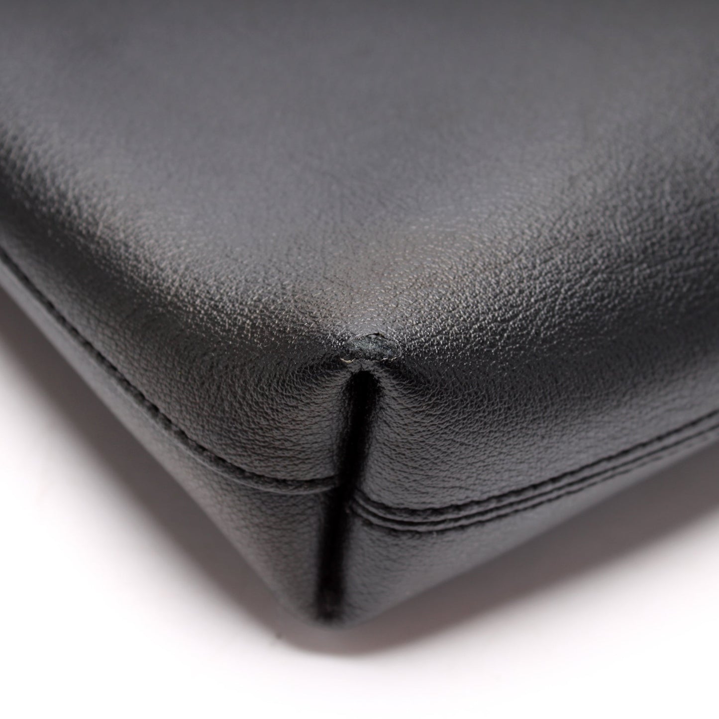 Bold Crossbody Leather Bag 503988