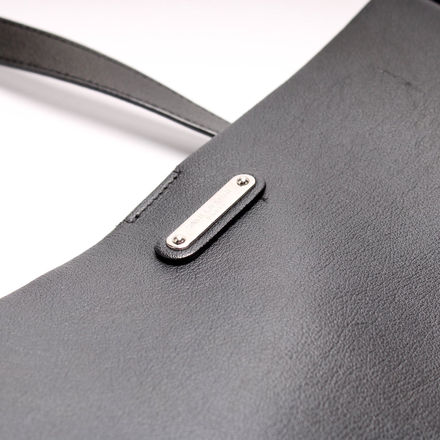 Bold Crossbody Leather Bag 503988