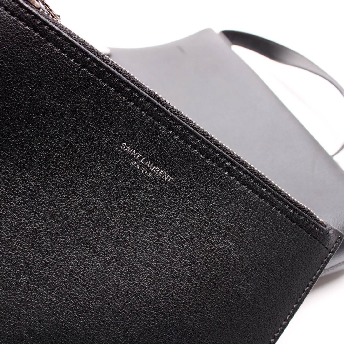 Bold Crossbody Leather Bag 503988