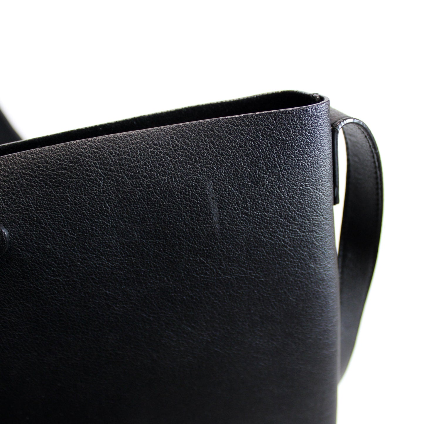 Bold Crossbody Leather Bag 503988