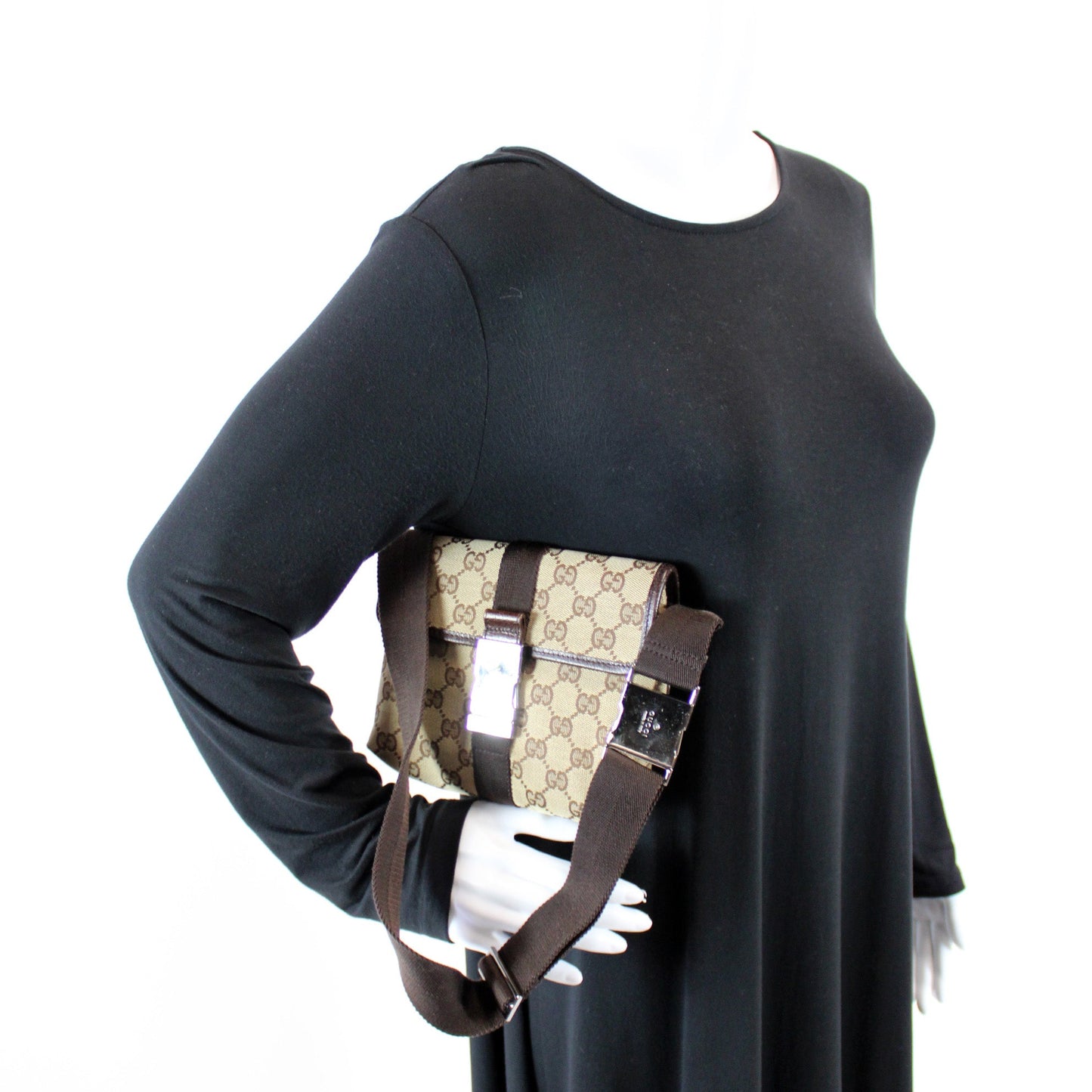 131236 GG Canvas Small Buckle Belt Bag