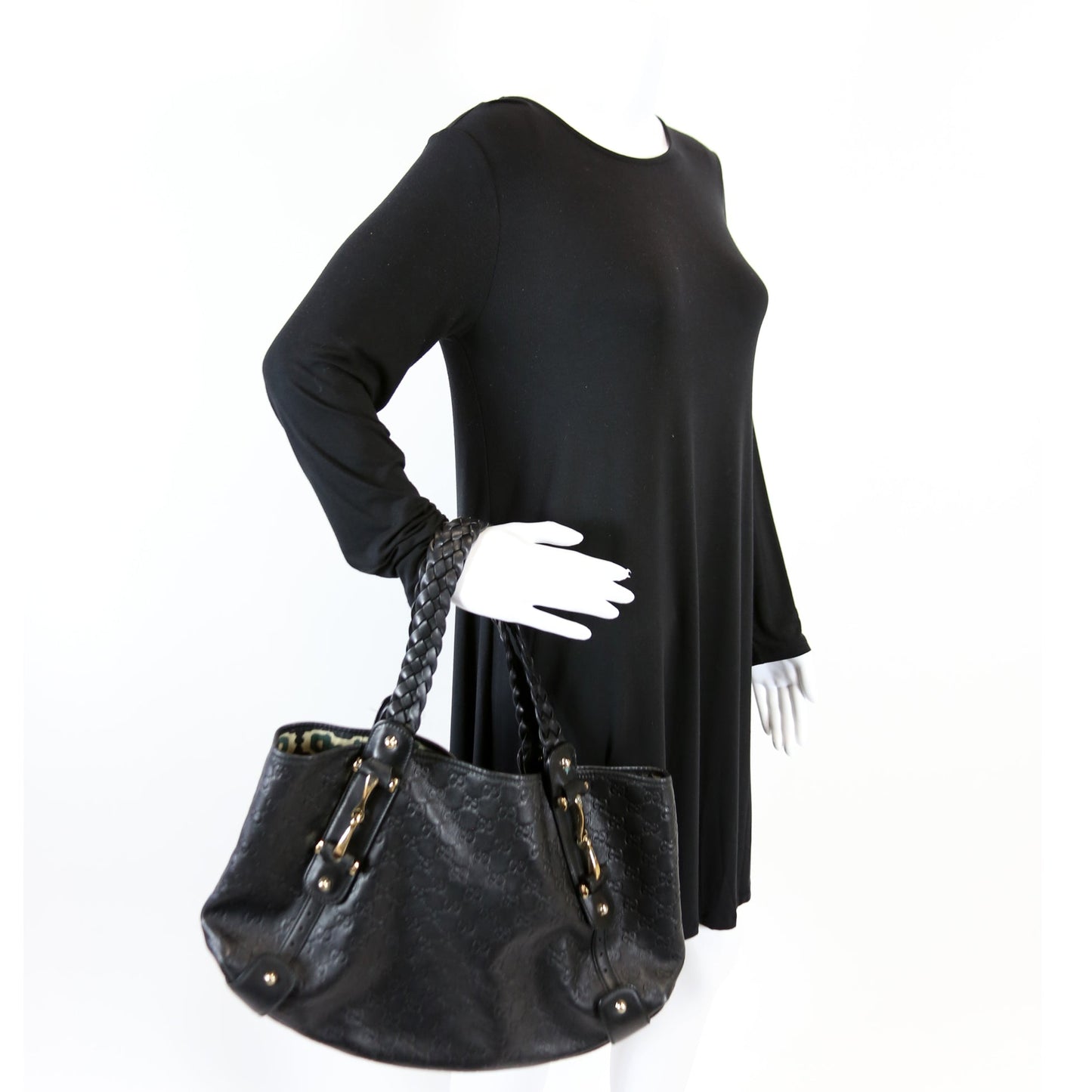 137621 Pelham Guccissimma