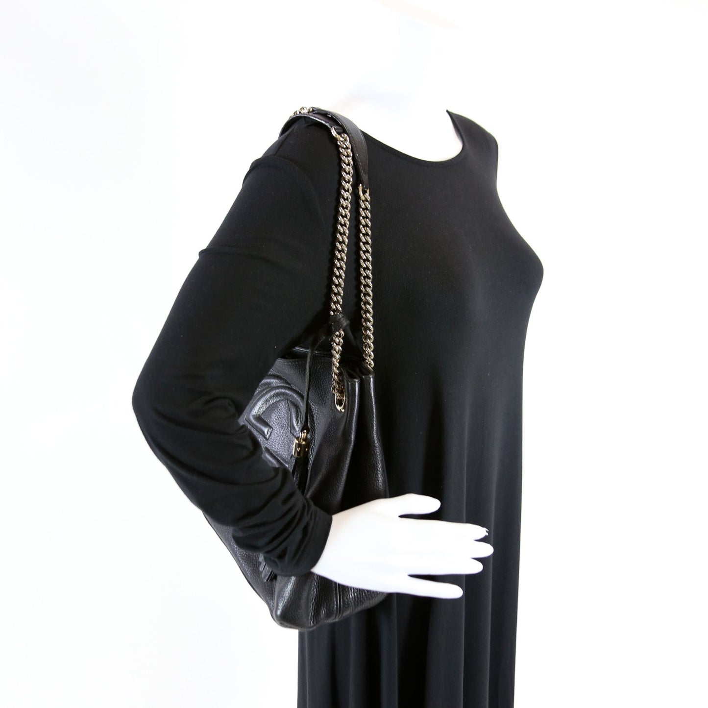 308982 Soho Leather Shoulder Medium