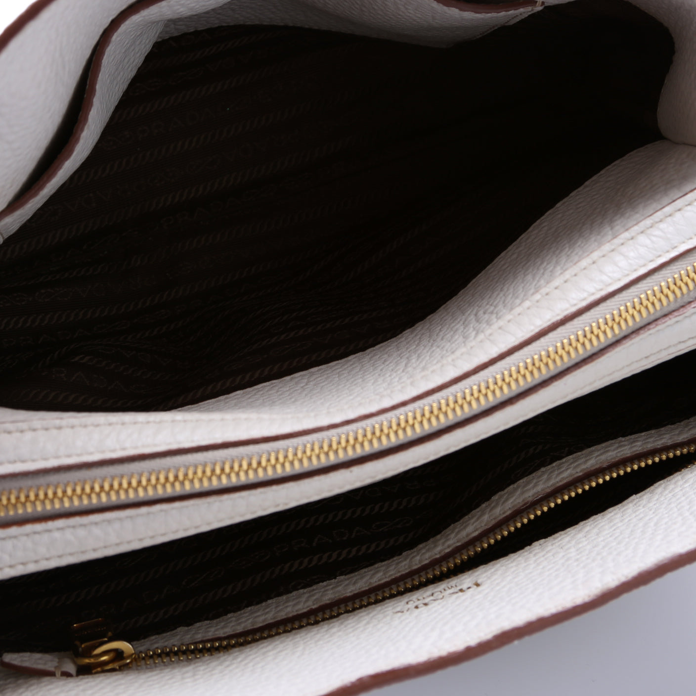 1BA127 Vitello Daino Center Zip 2-Way
