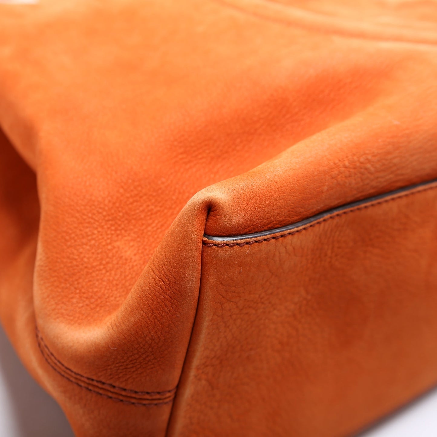 308982 Soho Nubuck Shoulder Medium