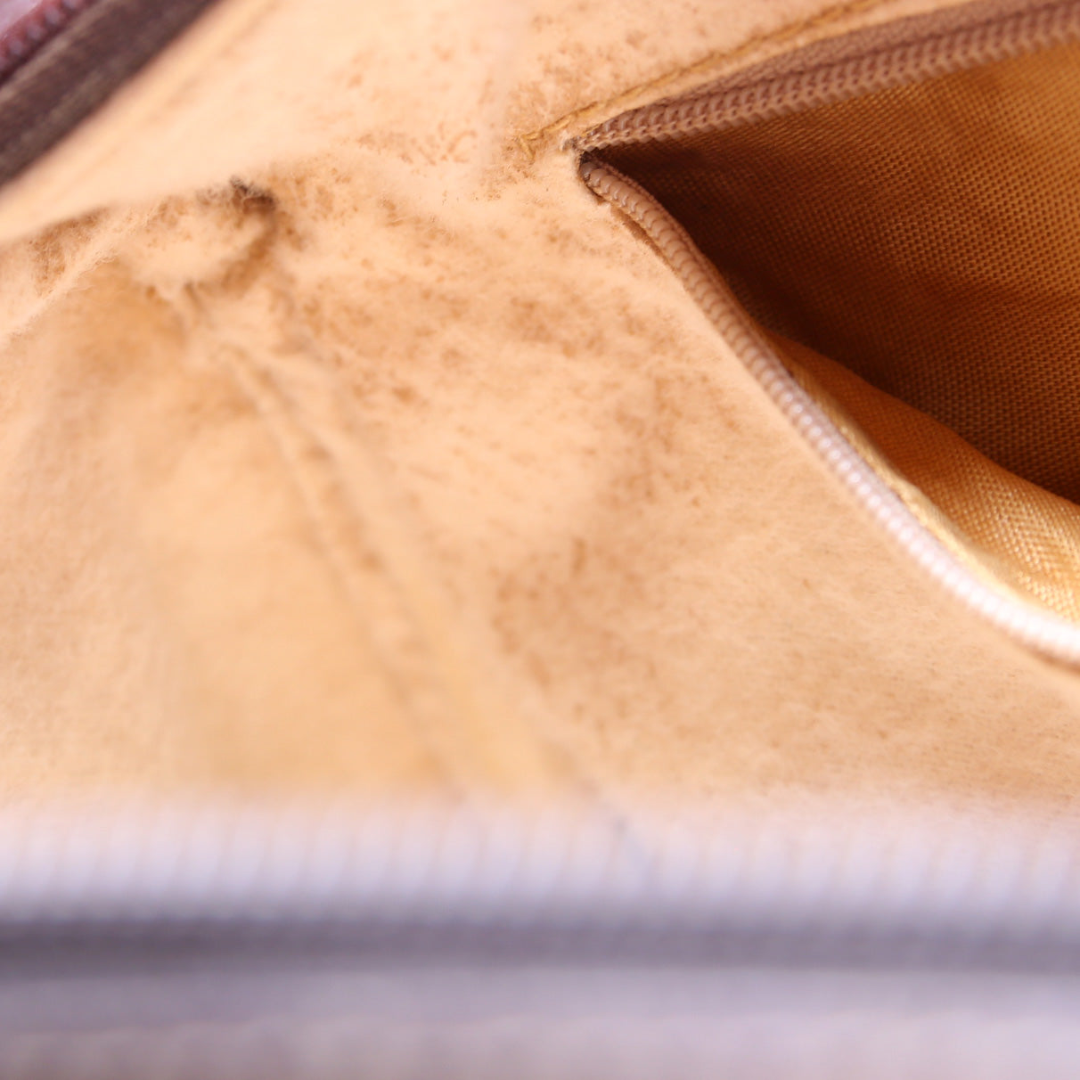 39.02.006 GG Supreme Boston Bag Vintage