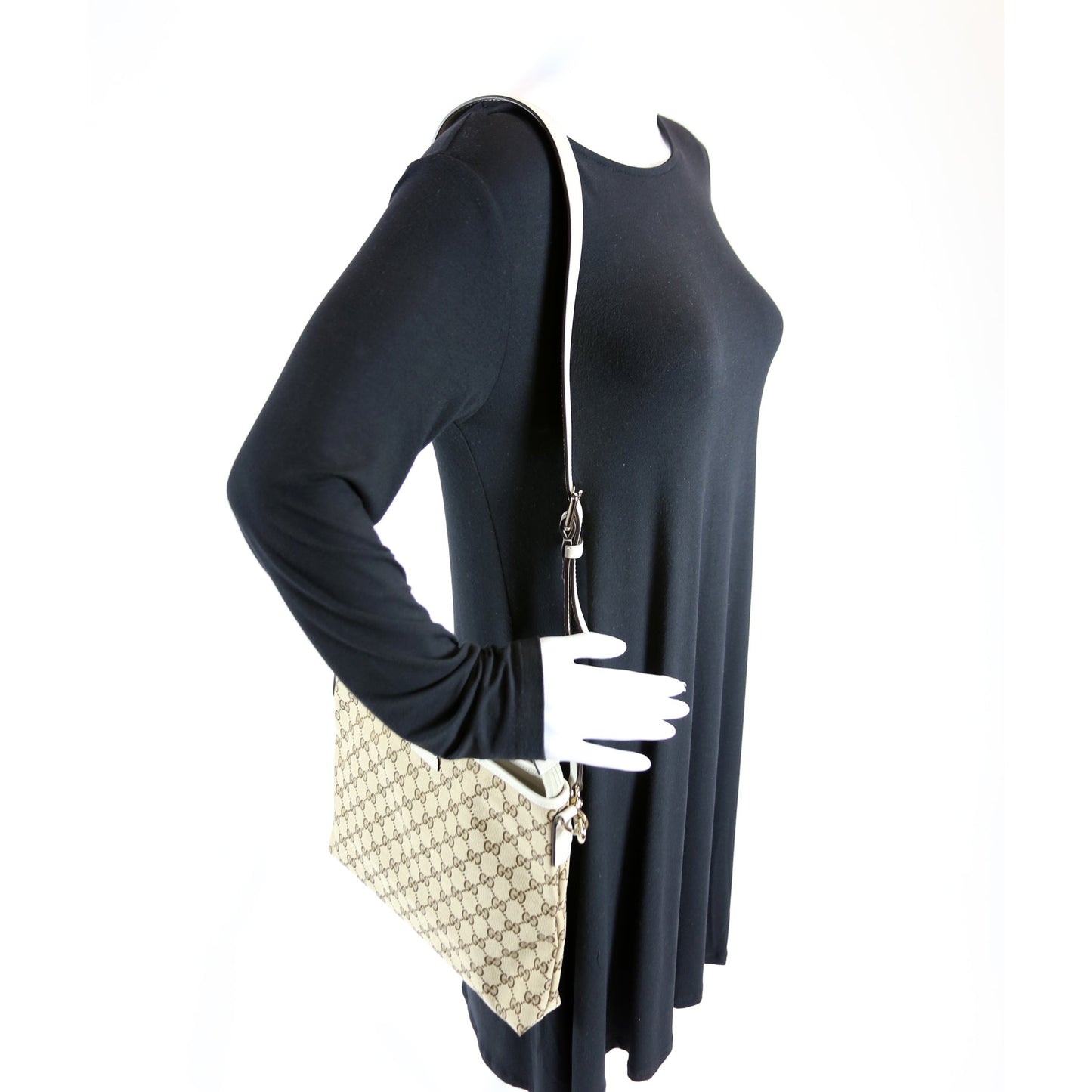 388924 GG Canvas Crossbody