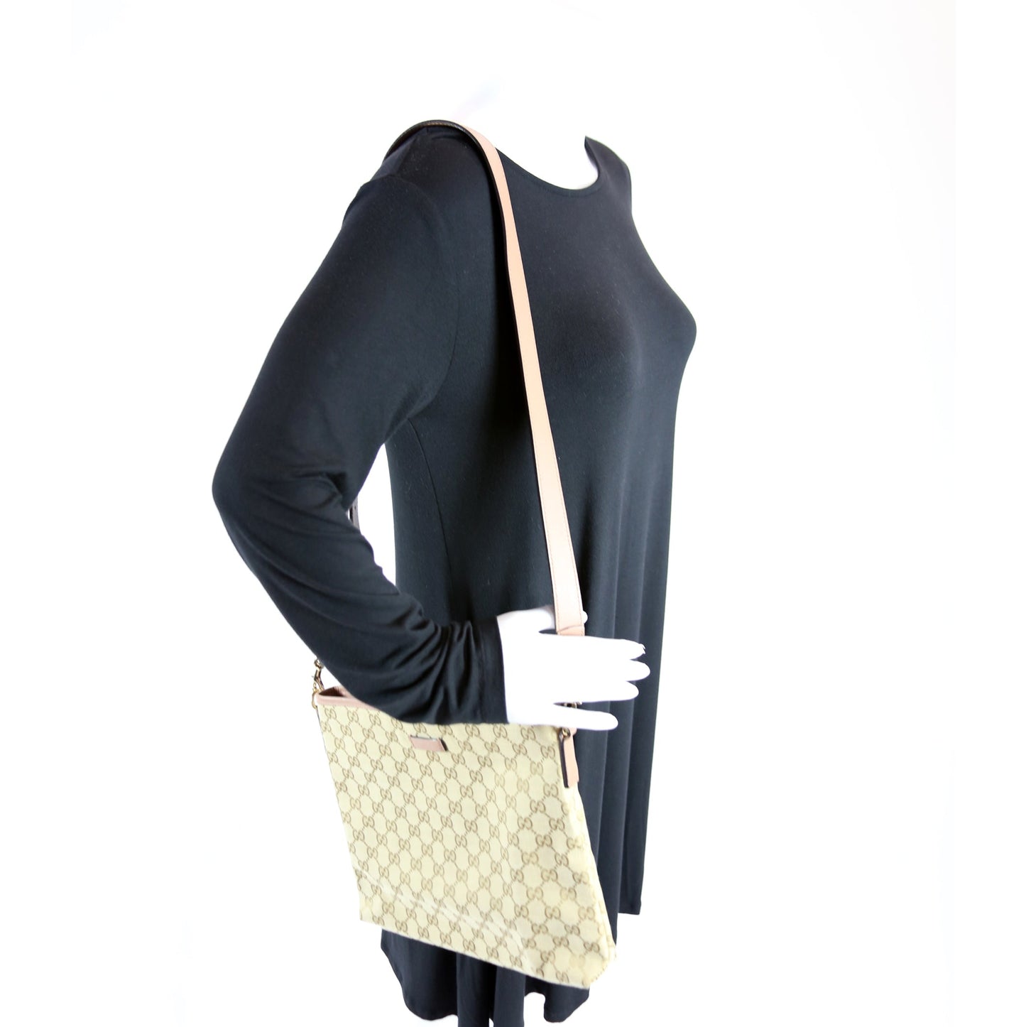 388924 GG Canvas Crossbody