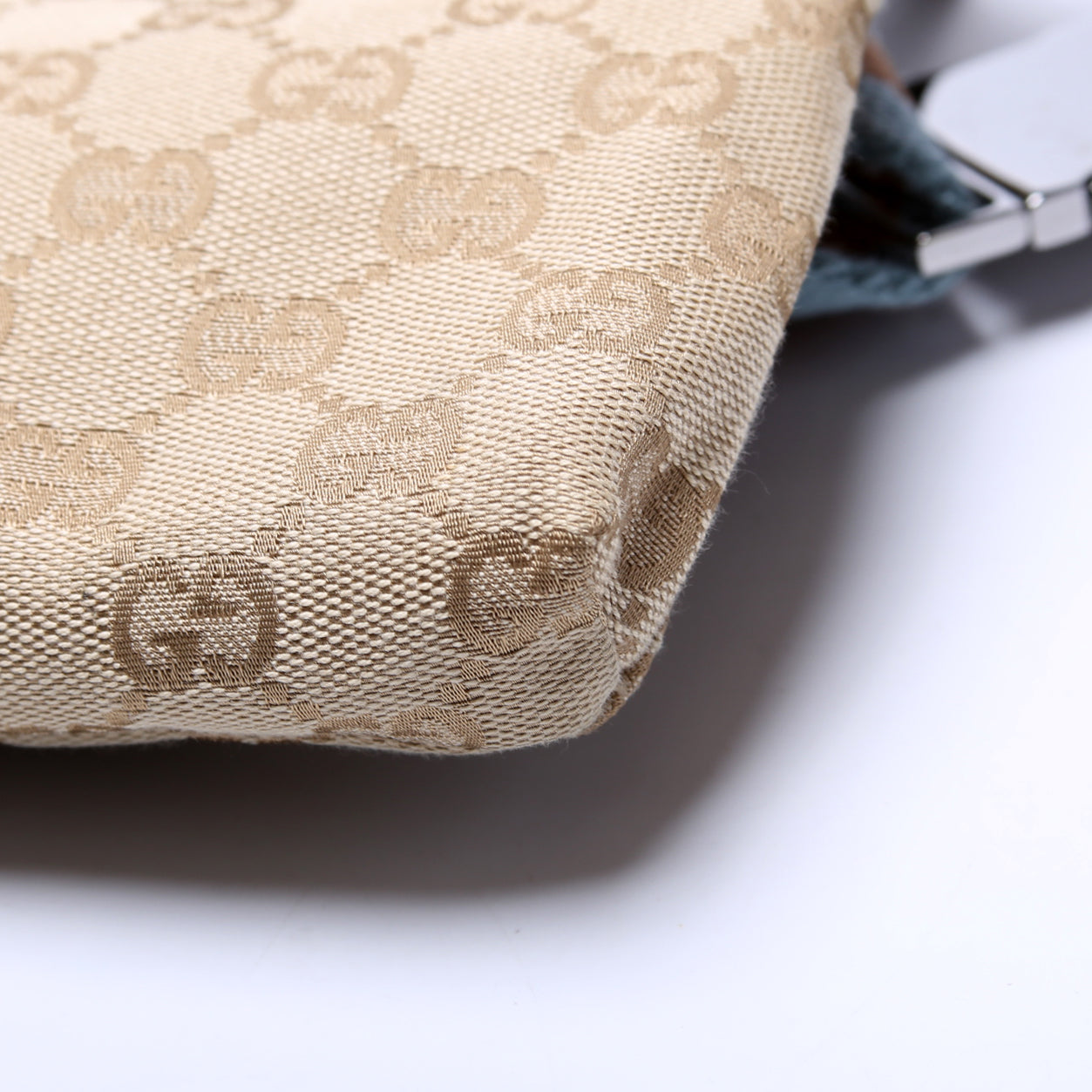 28566 GG Canvas Waist Bag