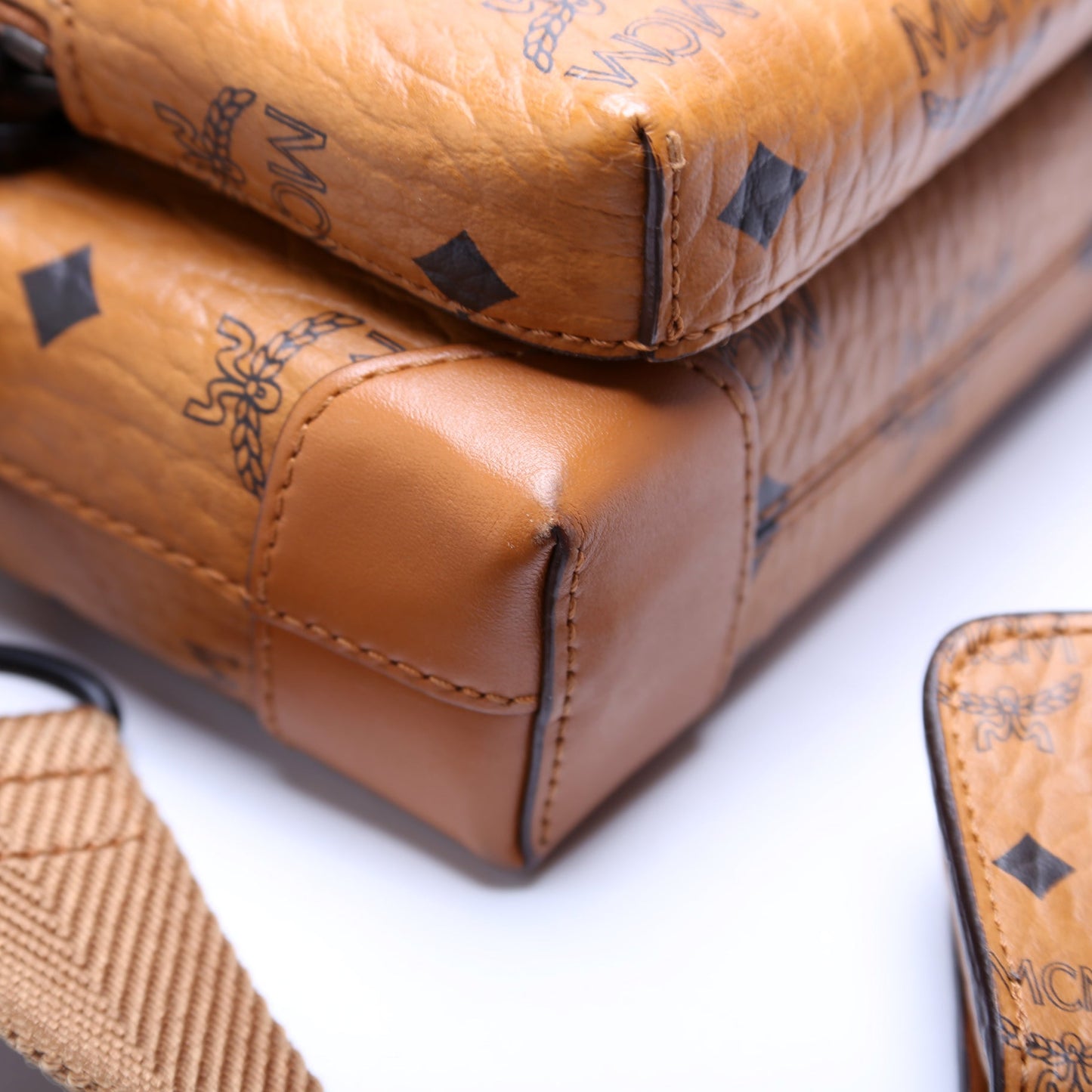 Klassik Multifunction Crossbody