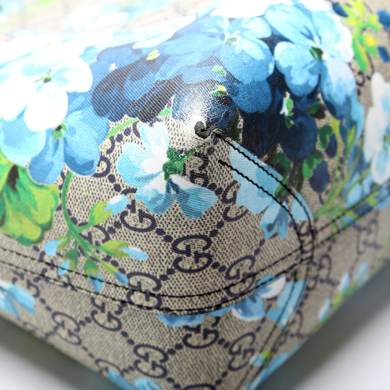 368563 GG Supreme Blooms Medium Reverse Tote