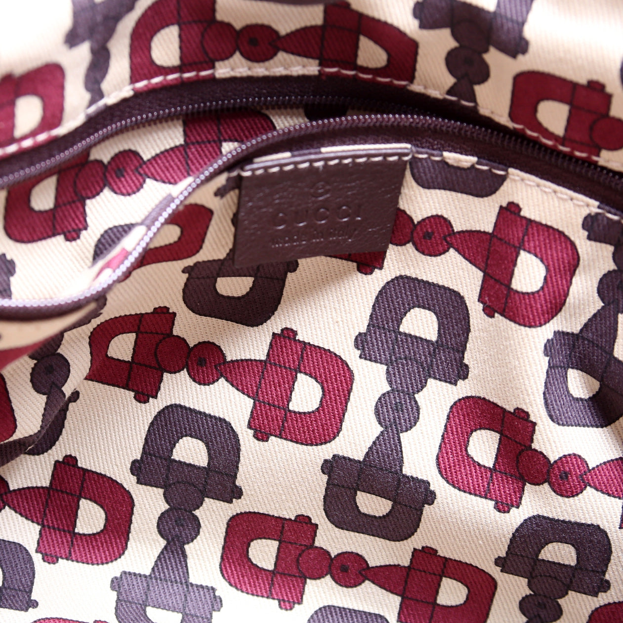211944 Sukey GG Leather Medium