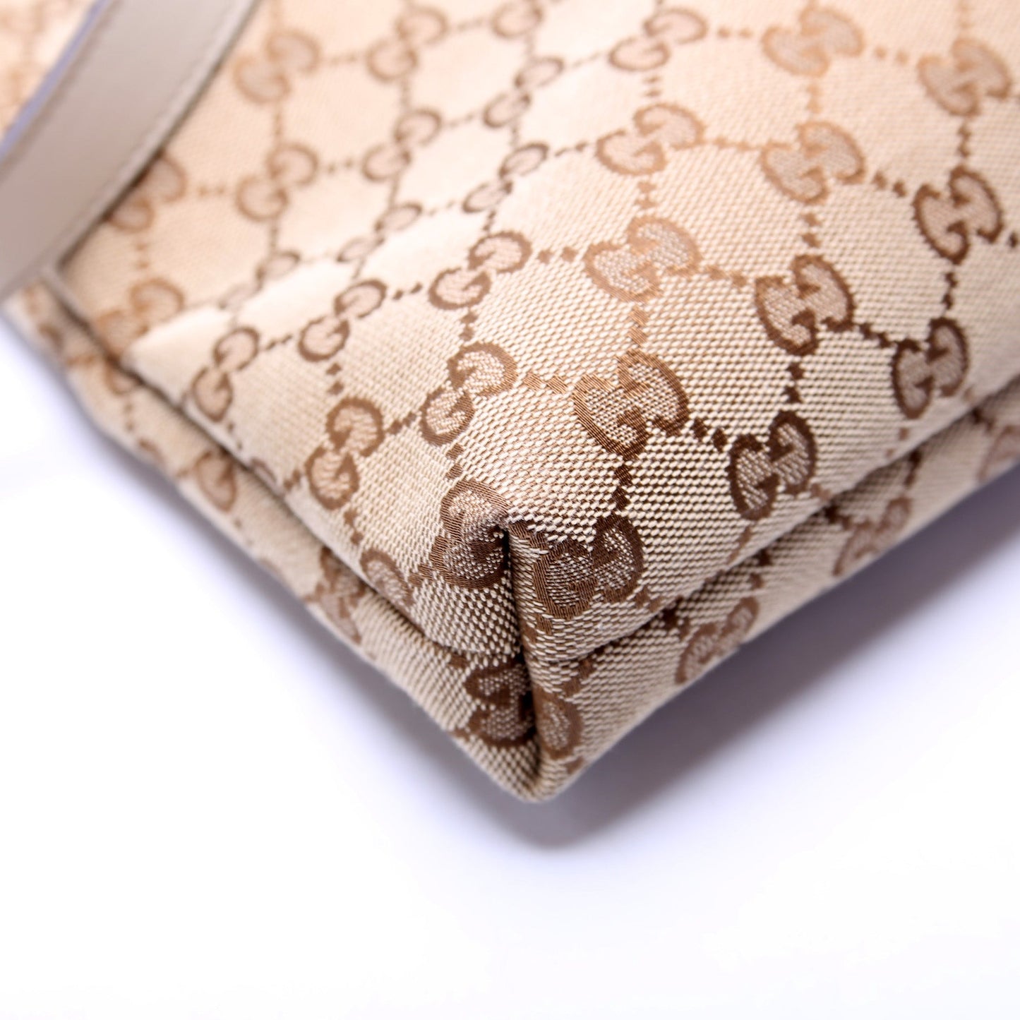 388924 GG Canvas Crossbody