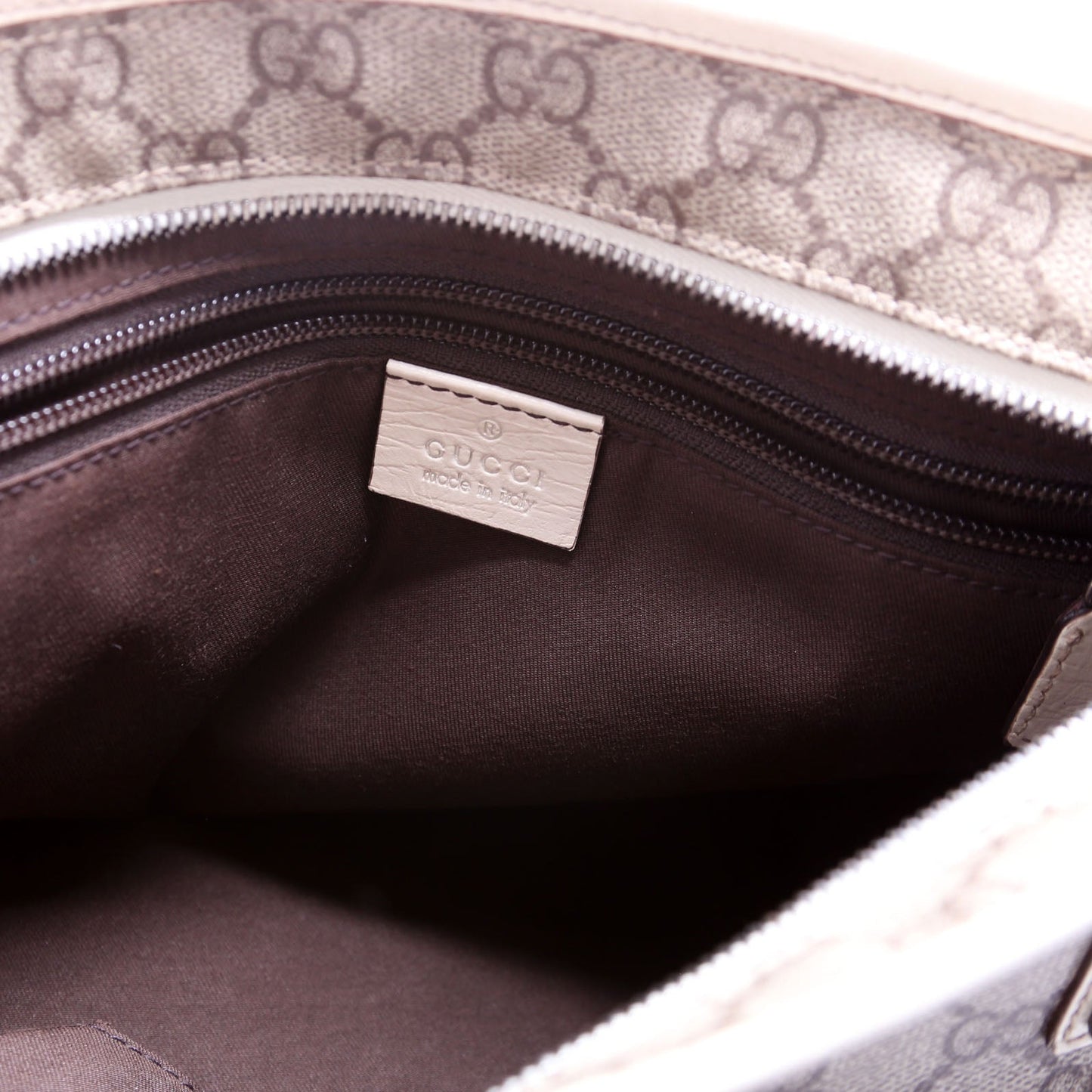 181086 GG Supreme Small Zip Tote