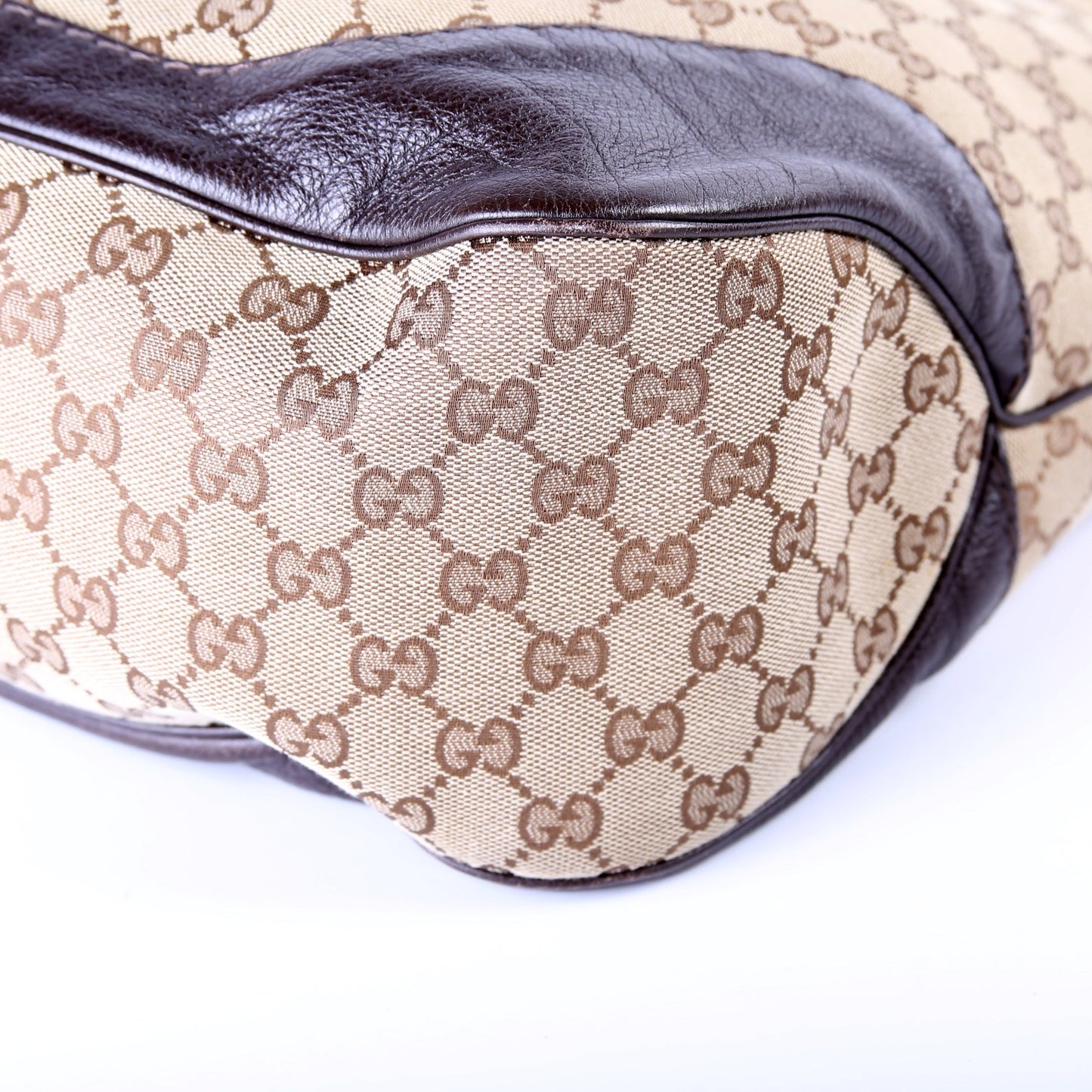 203506 GG Canvas Charlotte Medium Hobo