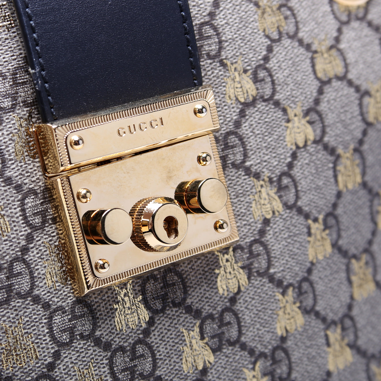 479197 Padlock GG Bees Shoulder Medium