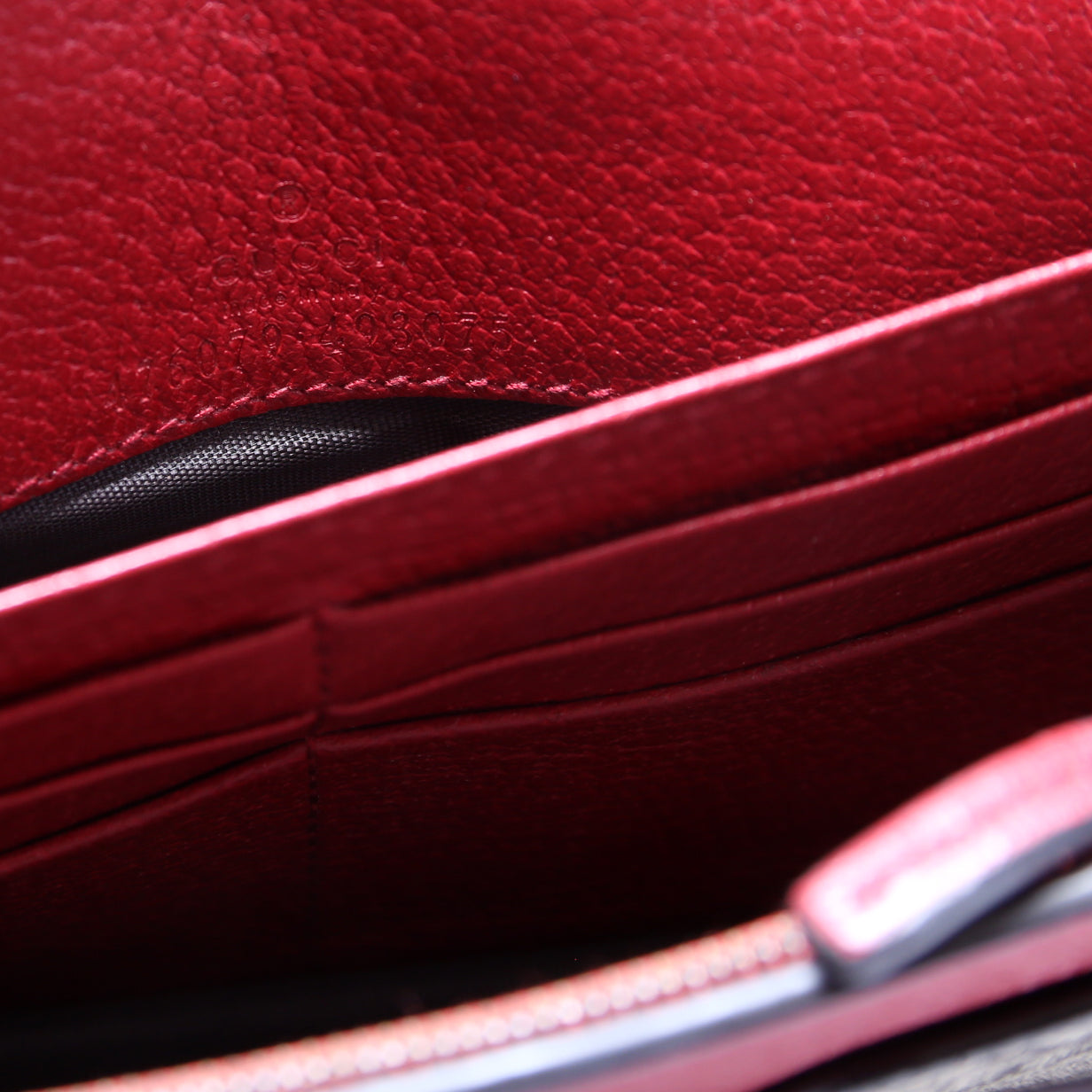476079 Queen Margaret WOC Red