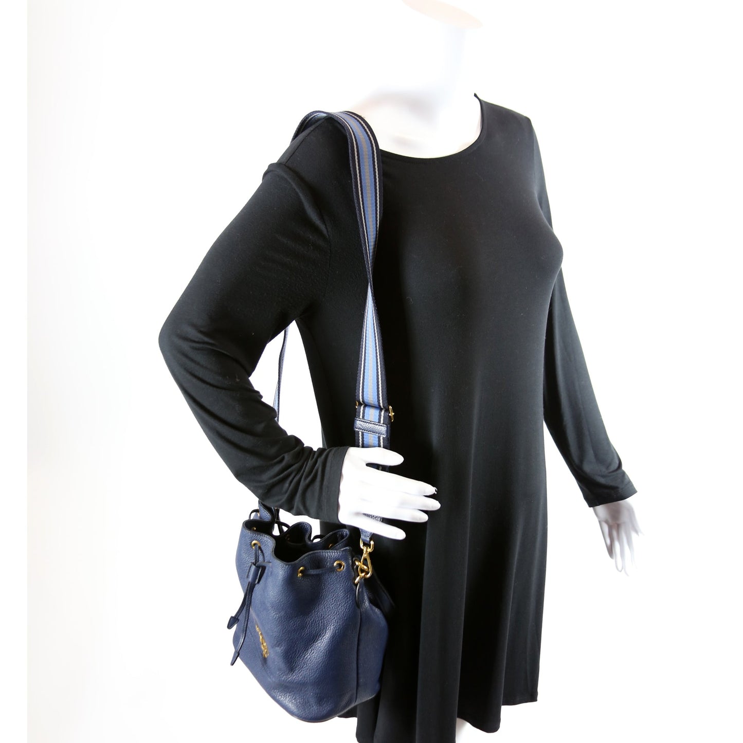 1BE018 Vitello Daino Bucket Bag Blue