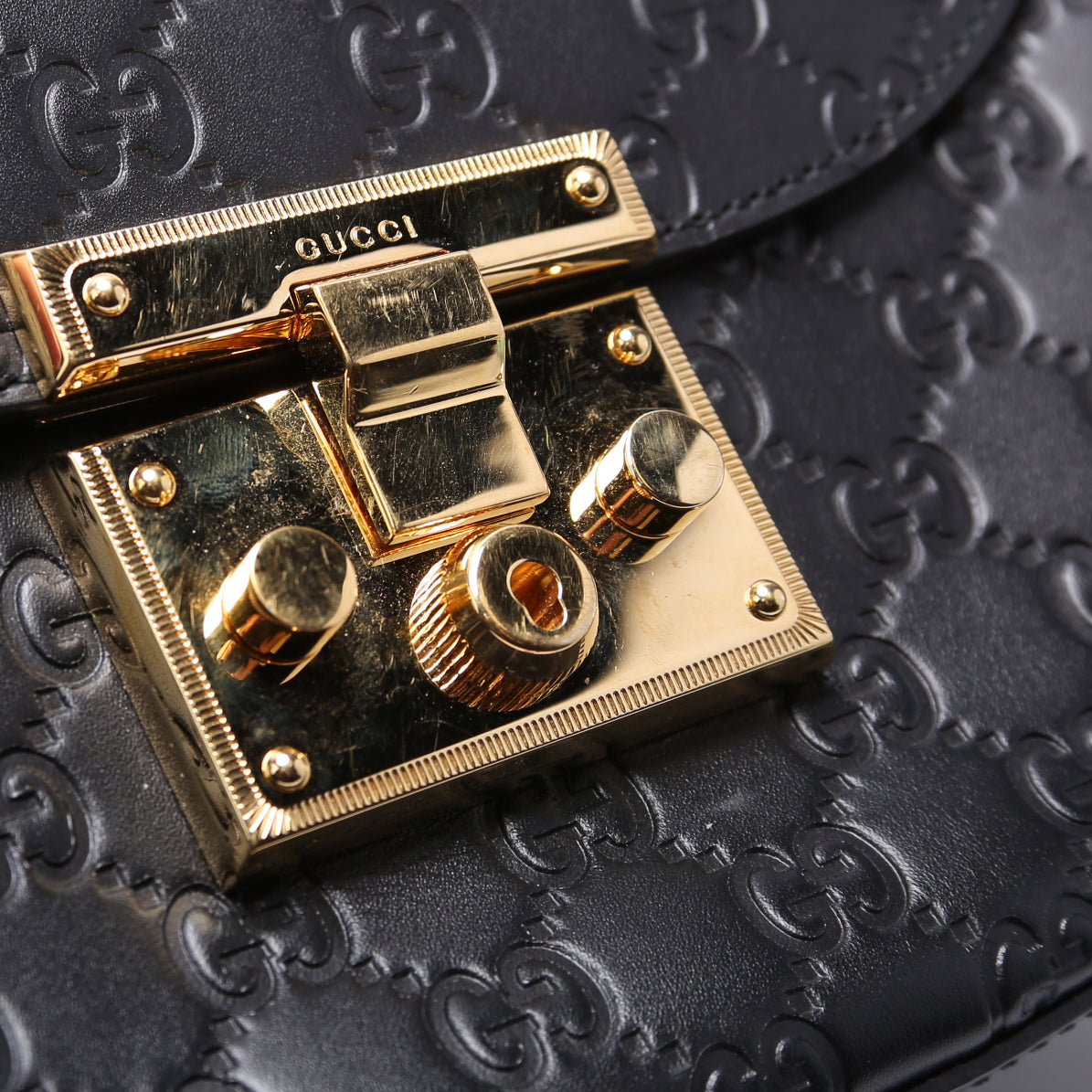 453189 Padlock Guccissima Medium Messenger Black