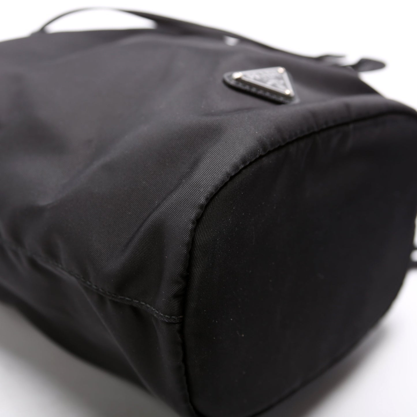 1NE369 Re-Nylon Drawstring Pouch Black