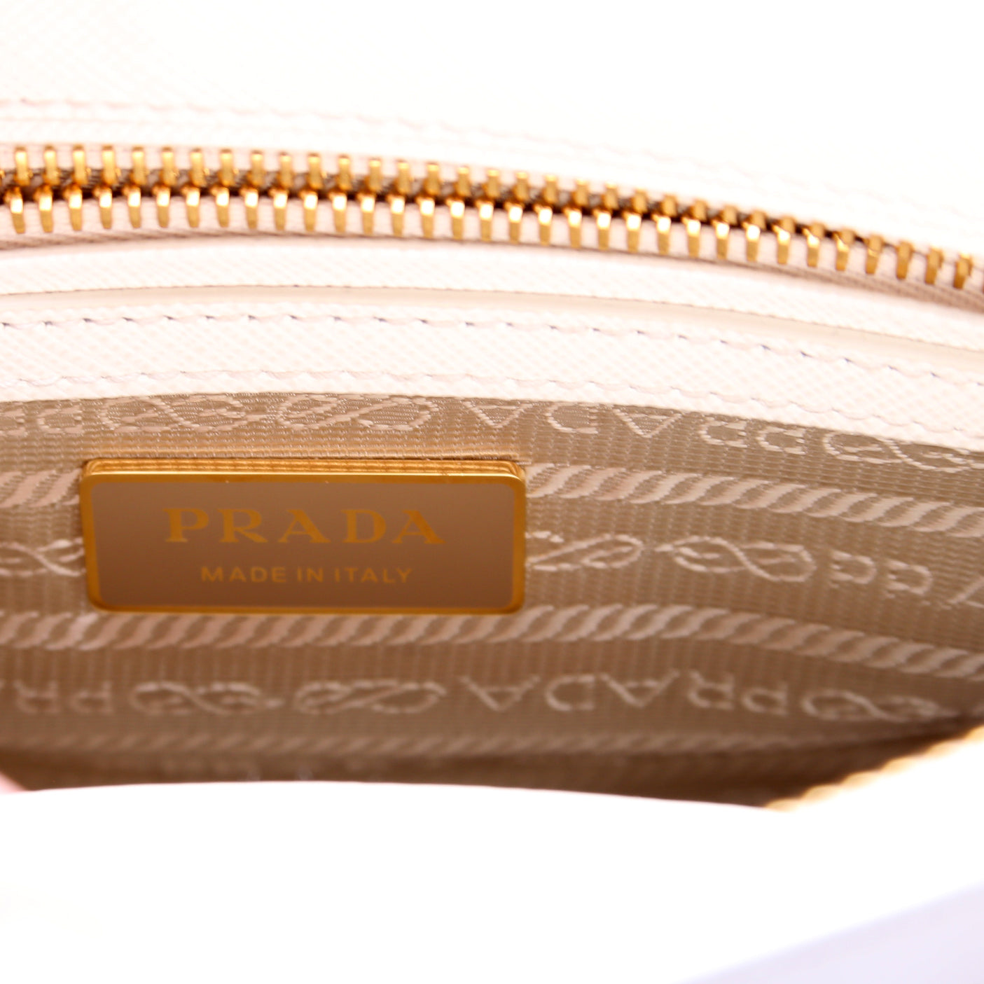 1BA896 Saffiano Lux Small Galleria White