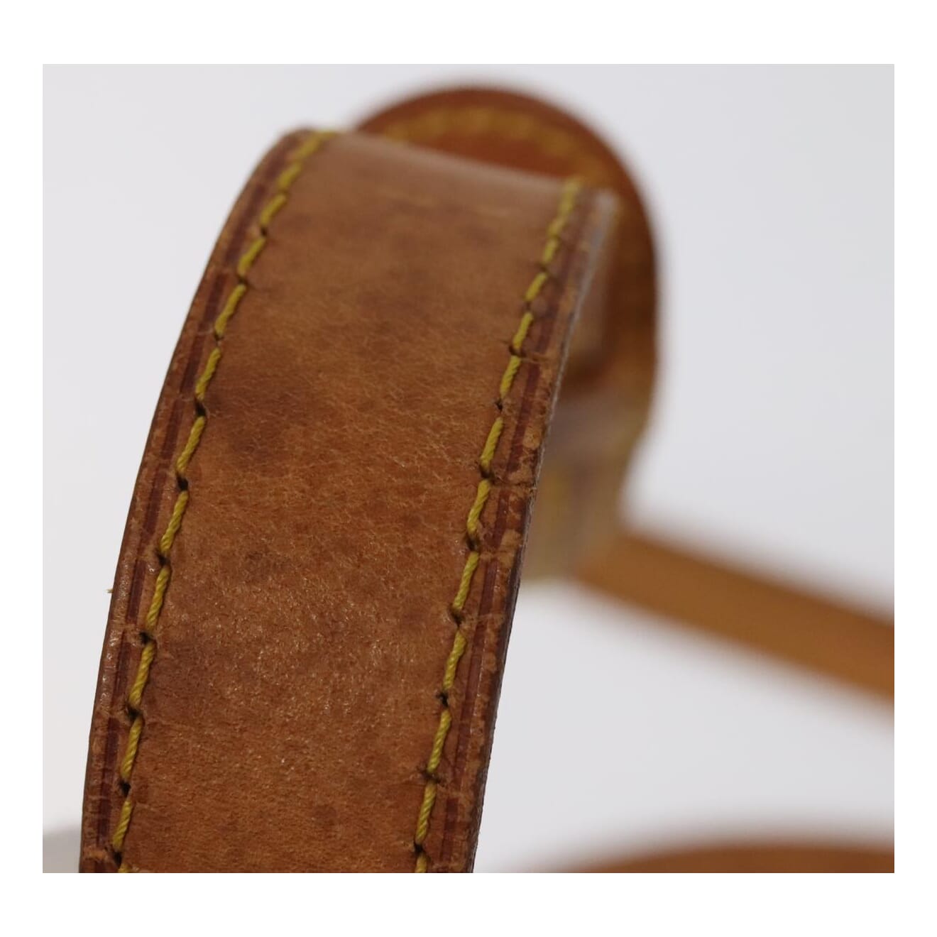 Louis Vuitton Shoulder Strap Beige Leather Bag Jewelry