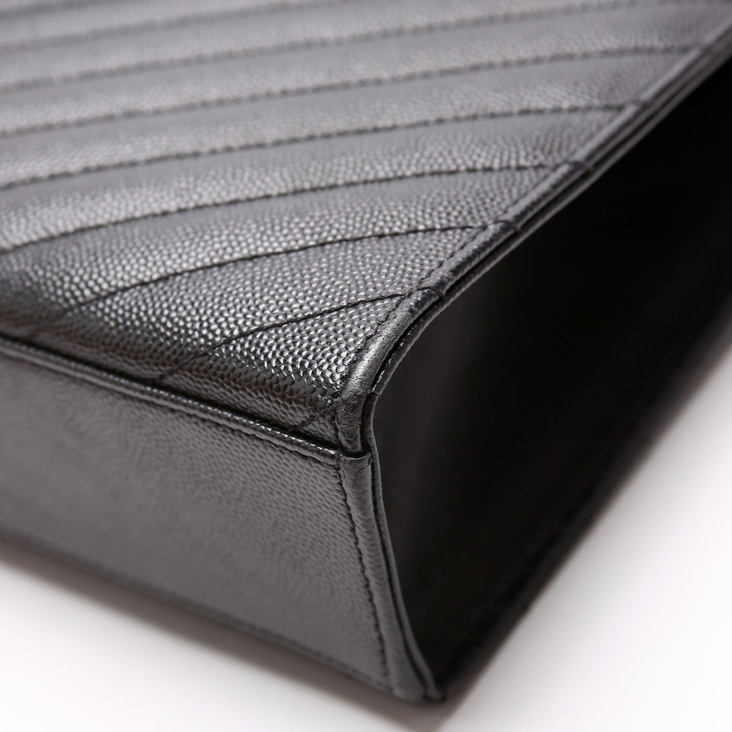 396910 Envelope Chevron Large Black