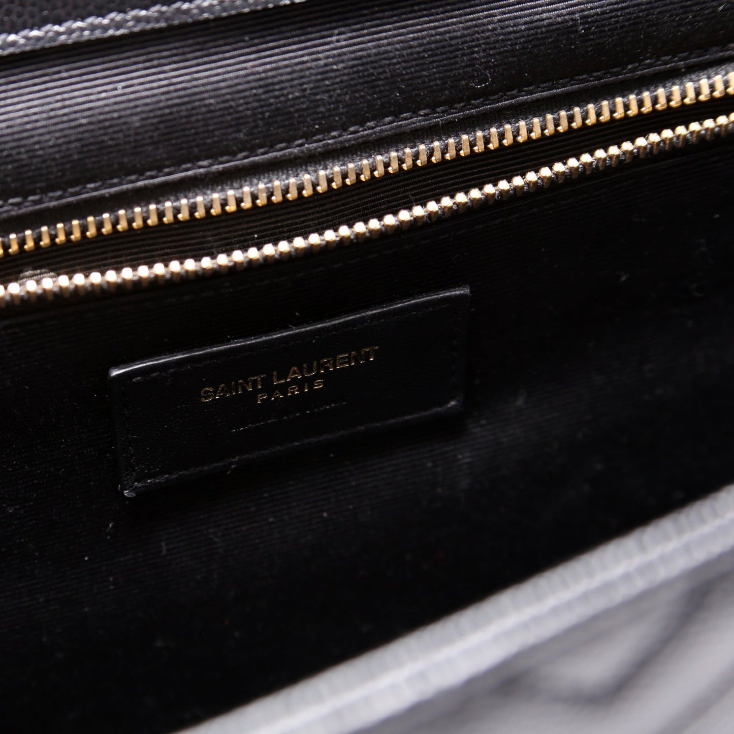 396910 Envelope Chevron Large Black