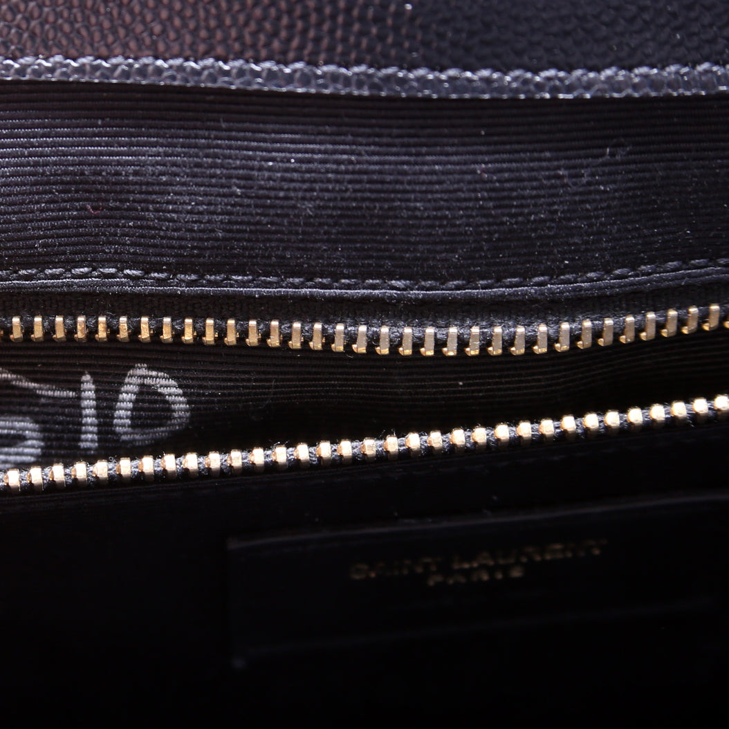 396910 Envelope Chevron Large Black