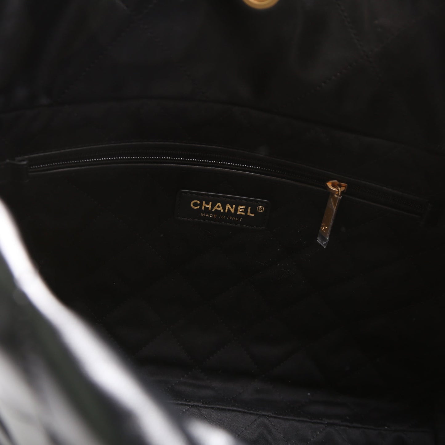 Chanel 22 Quilted Medium Hobo RFID Black