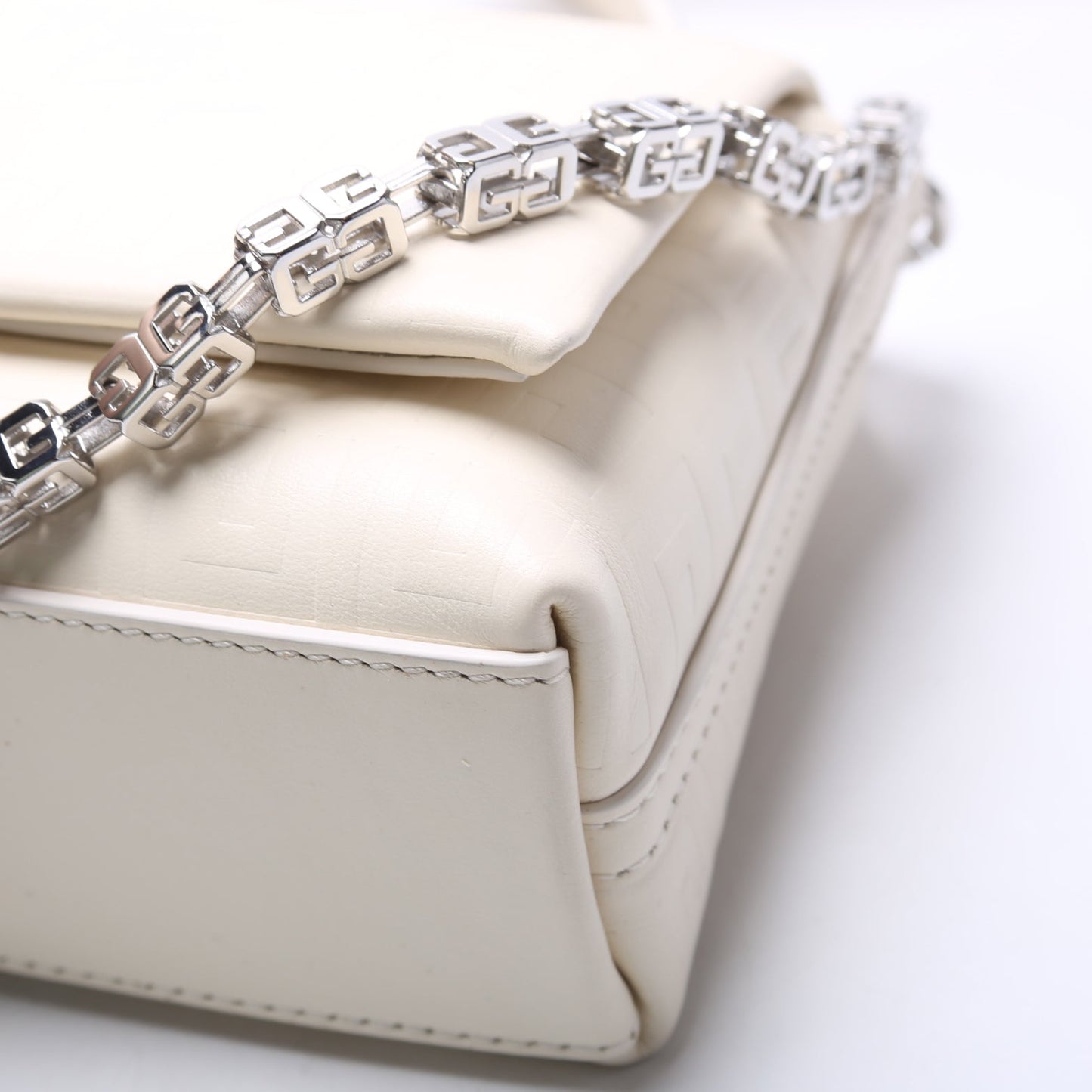 4G Soft Small Leather Cream