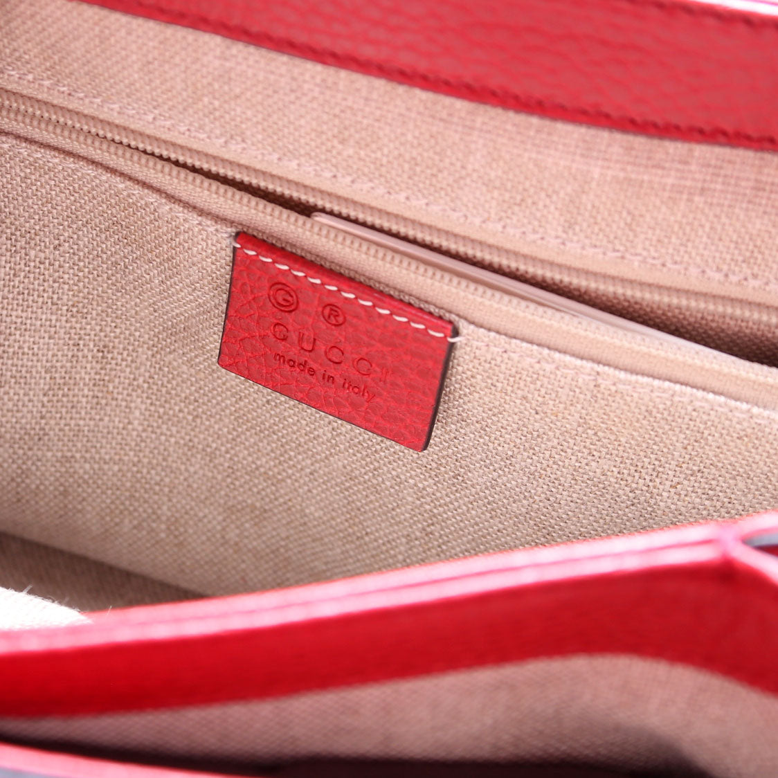 510302 Medium Interlocking Satchel Red