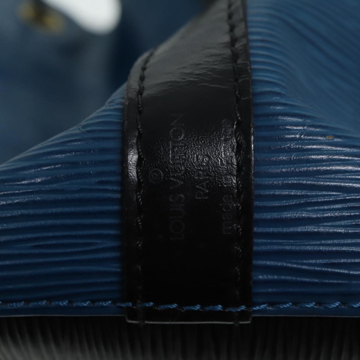 Louis Vuitton Noé Blue Leather Shoulder Bag