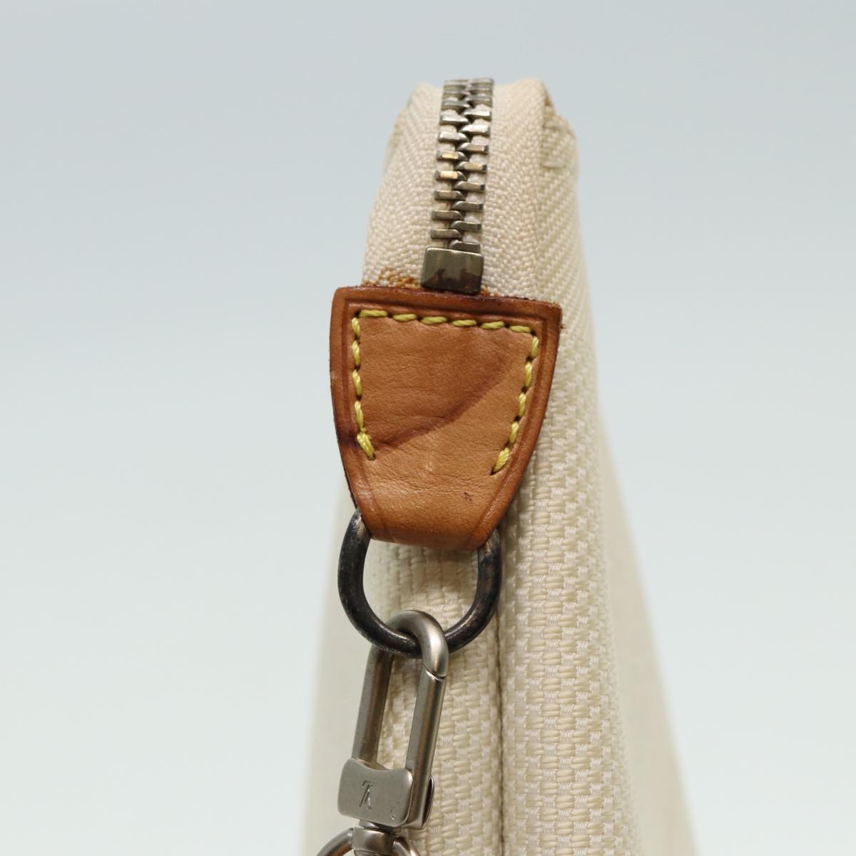 Louis Vuitton Volunteer White Canvas Clutch Bag