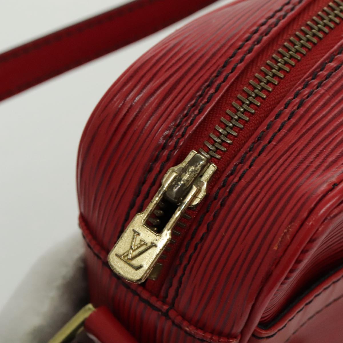 Louis Vuitton Trocadero 23 Red Leather Shoulder Bag