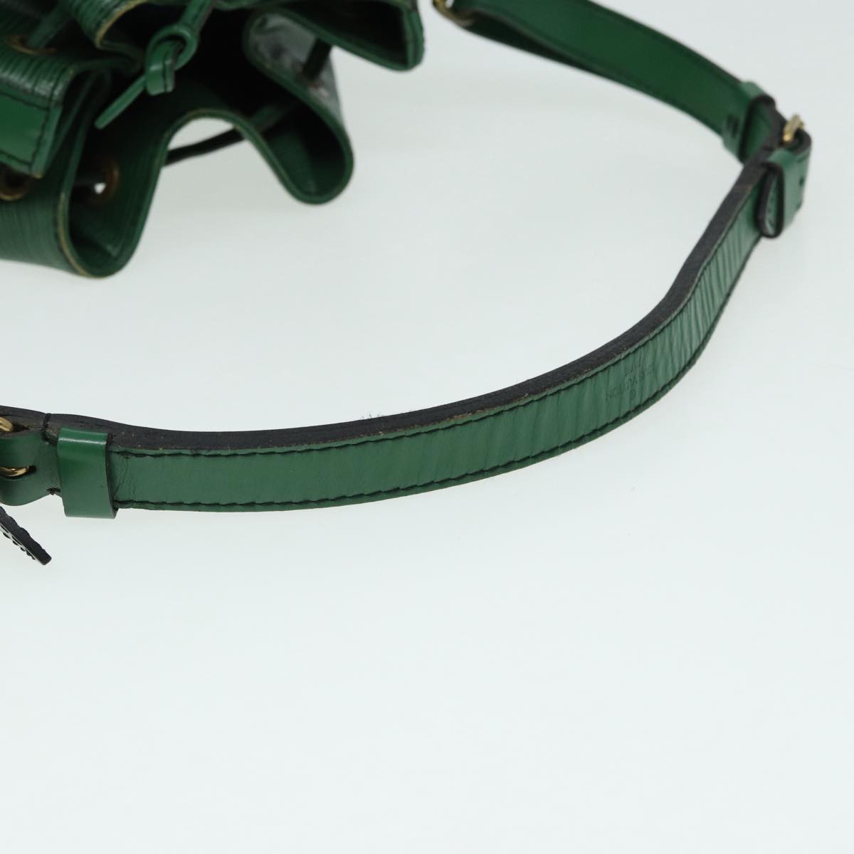 Louis Vuitton Noe Green Leather Shoulder Bag