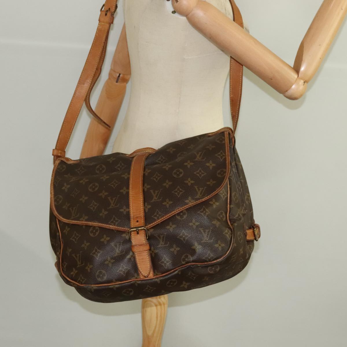 Louis Vuitton Saumur 35 Brown Canvas Shoulder Bag